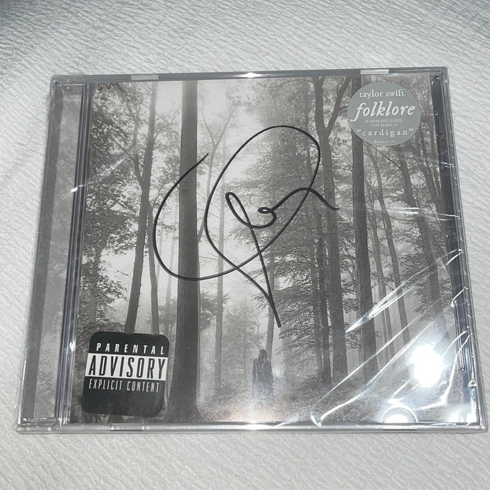 SIGNED taylor swift folklore cd!